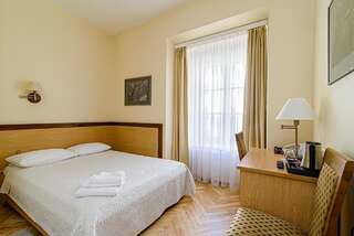 Отель Domus Maria Вильнюс Двухместный номер с 1 кроватью или 2 отдельными кроватями-2